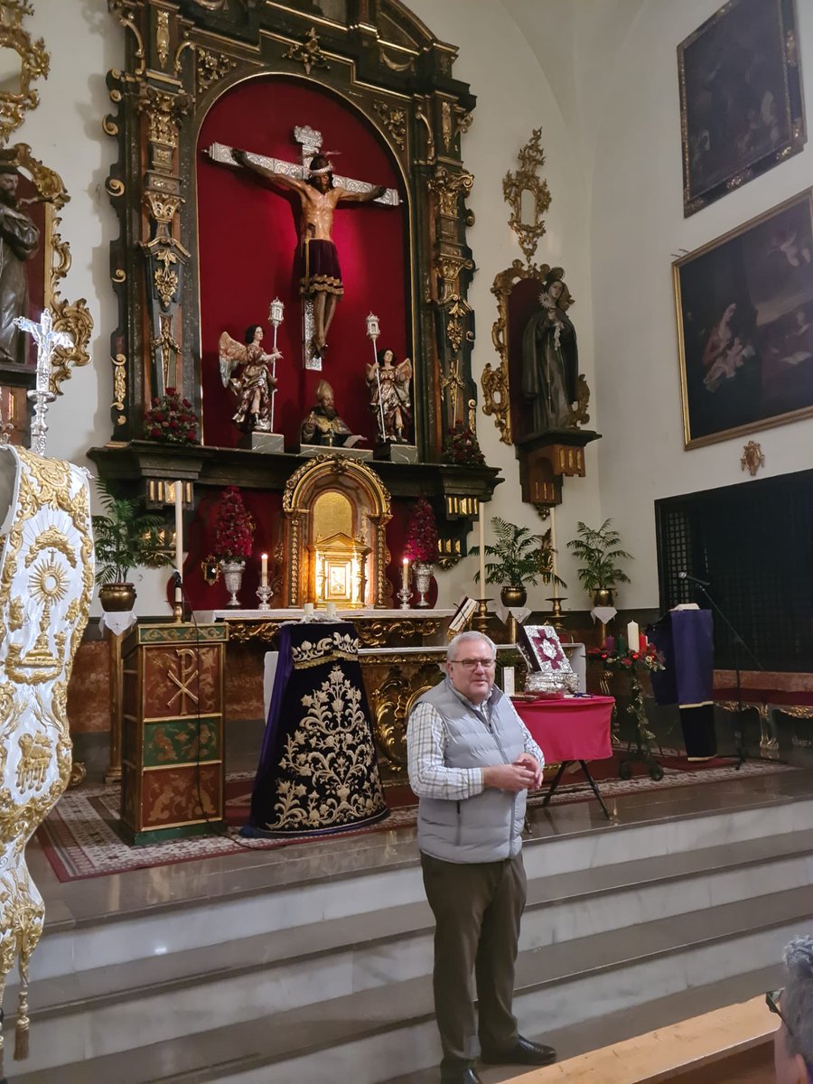 XtodeSanAgustin's tweet photo. La historiadora del arte experta en iconografía barroca y cofrade @InmaELG ha repasado la historia, evolución del urbanismo y arquitectura de los Conventos de la ciudad a través de la devoción agustina, internándose en las entrañas del Santo Cristo, su tradición e iconografía https://t.co/bsvNIaFgLk