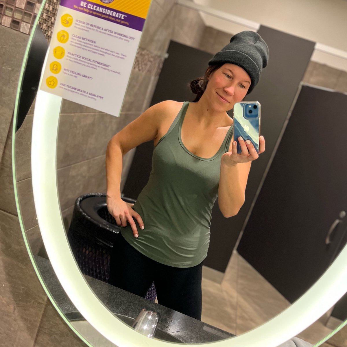 1 YEAR of Golaz &amp; keeping the weight off 🎉 

The wants:

-diminishing concussion symptoms
-losing 25-30lbs to get to pre-pandemic weight
-mental health regulation
-getting a runners body without running (thx asthma)

All ☑️ 🎉