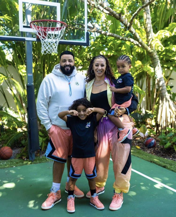 Happy birthday,Khaled Mohammed Khaled Leo Dj Khaled ametimiza miaka 47

What s his best song?

Me;Fed Up 