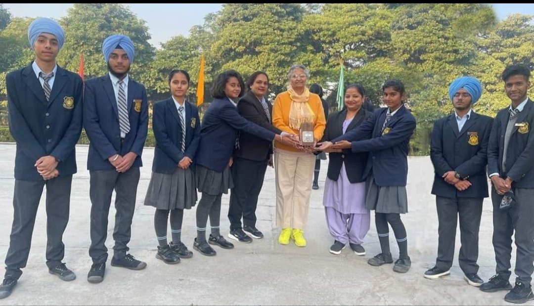 #Momentofpride Heartiest Congratulations Ma'am one more feather in knps Phagwara cap.#21 Nov.2022 Ms.Paramjeet Kaur Dhillon, Principal received Silver Award for being ESD champion <a href="/pkdhillon08/">ParamjeetKaurDhillon</a> <a href="/charuchhabra2/">Dr. Charu Chhabra</a> <a href="/JyotiBh28005578/">Jyoti Bhardwaj</a> <a href="/meenaks09023755/">meenakshi sharma</a> <a href="/shardapullabha2/">sharda pullabhatla</a> <a href="/Sujata12653490/">Sujata Sharma</a>