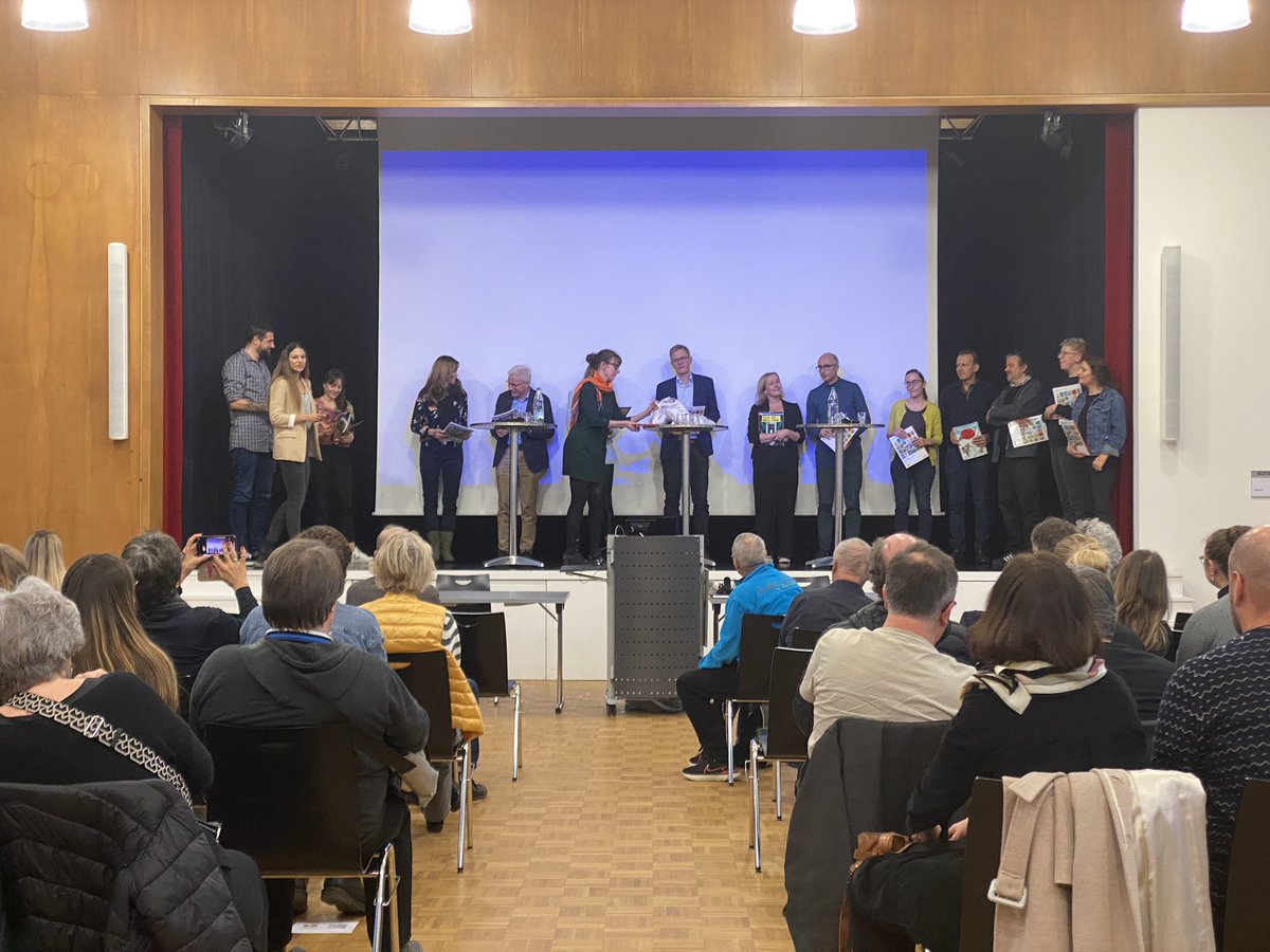 Für unsere Gäste gibt es noch Geschenke fürs Kommen und Mitdiskutieren. #bmt22