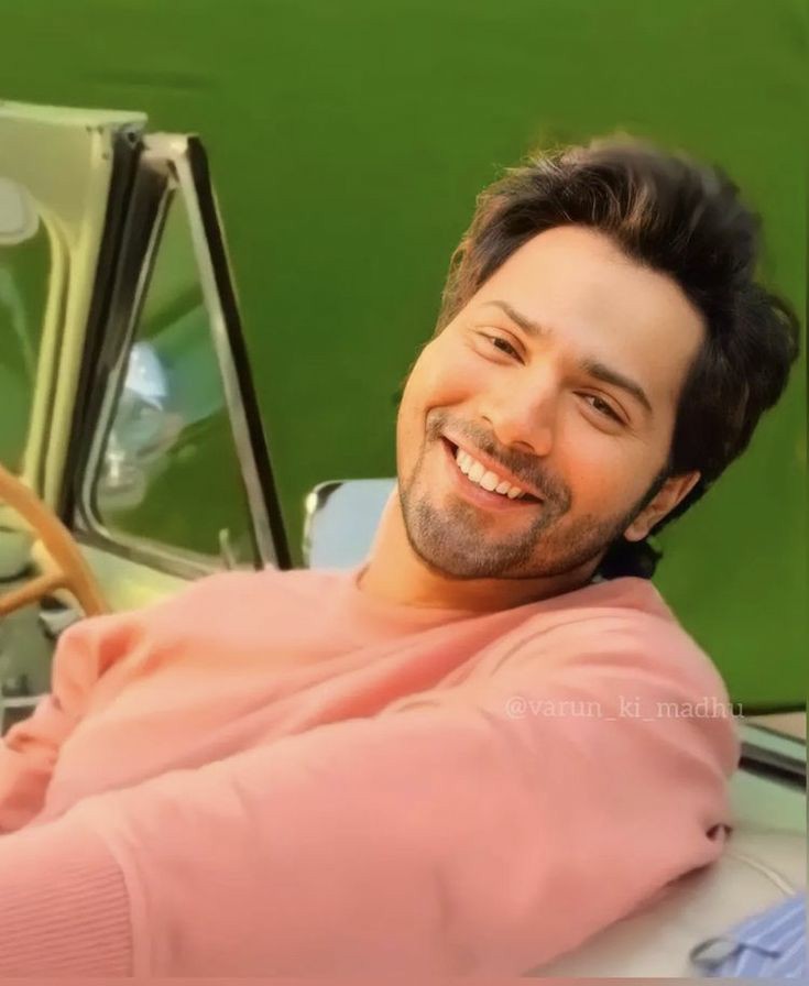 Varuniac20's tweet photo. WE LOVE YOU VARUN DHAWAN https://t.co/rWD8mFyD6O