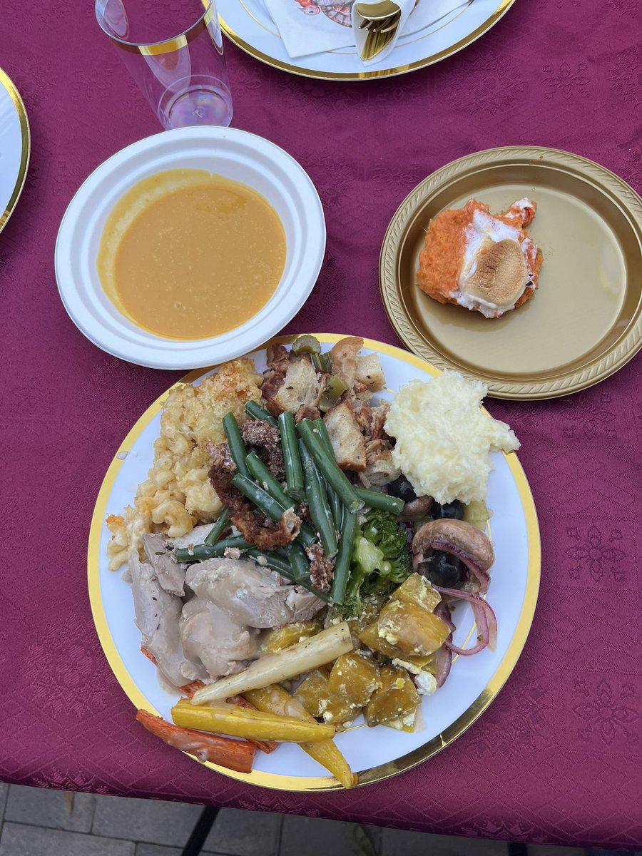 TheHomieJoeWeil's tweet photo. Third time hosting Thanksgiving in LA. Spent two whole days in the kitchen but always worth it. https://t.co/Iku1Ce2XfF