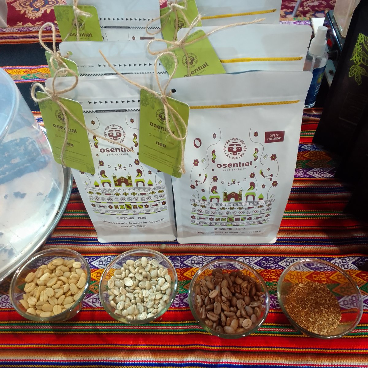 EntreComunicad2's tweet photo. Continua la Expocafé Perú 2022, el cual busca impulsar a Perú como uno de los mayores mercados de consumo de café y cacao para crear conciencia de consumo en nuestra población. https://t.co/MUUMLZCSgq