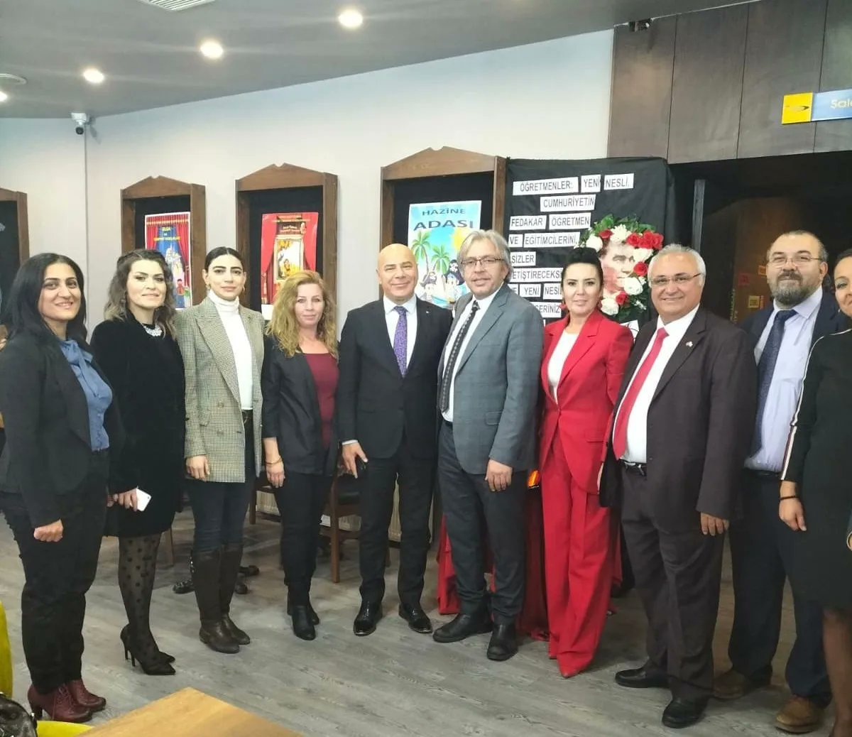 24 Kasım Öğretmenler günü münasebetiyle KKTC Teknik Öğretmenler Derneği (TÖDER)  ve Eğitim Yöneticileri ve Uzmanları Derneği (EYUDER) üyelerinin   işbirliği ile program ve kokteylimizi gerçekleştirdik.  İŞİMİZ EĞİTİM GÜCÜMÜZ EĞİTİM