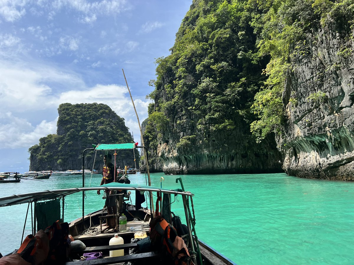 markone15's tweet photo. What an amazing two weeks in #thailand! #holiday #Elephant #sunshine https://t.co/eQlSg7VVKI