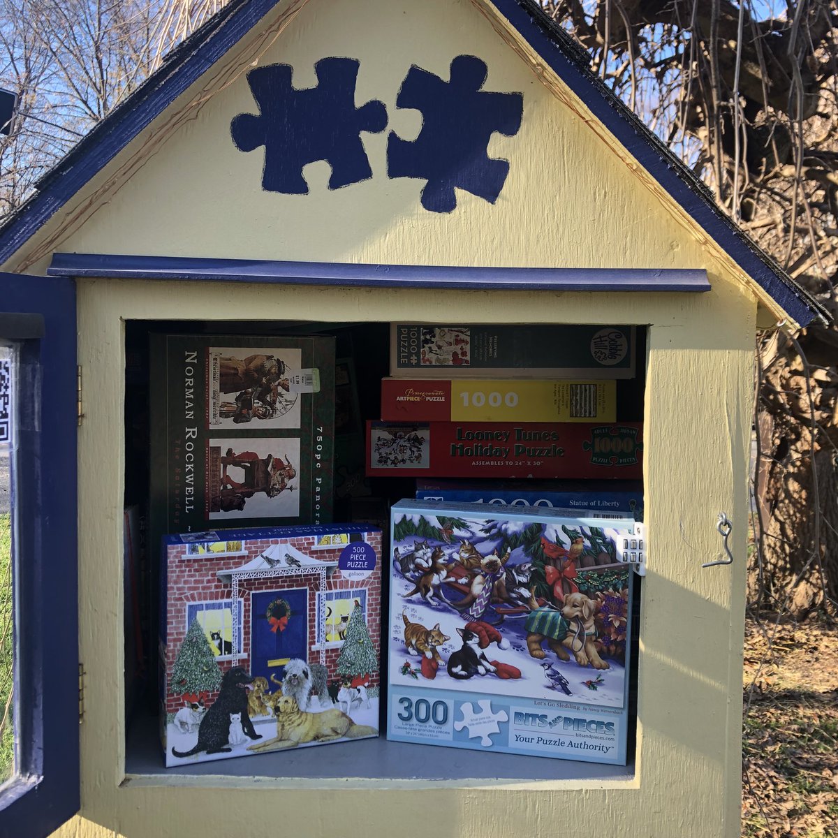 puzzleck1's tweet photo. We stopped @treetowncafe for breakfast this morning and dropped off some fun holiday puzzles! Go get them! ๐โฅ๏ธ๐งฉ @ltlfreelibrary #puzzlelibrary #puzzle #littlefreelibrary #rochesterny #rocpuzzles #penfieldny #brightonny #roc https://t.co/GuysiDo84D