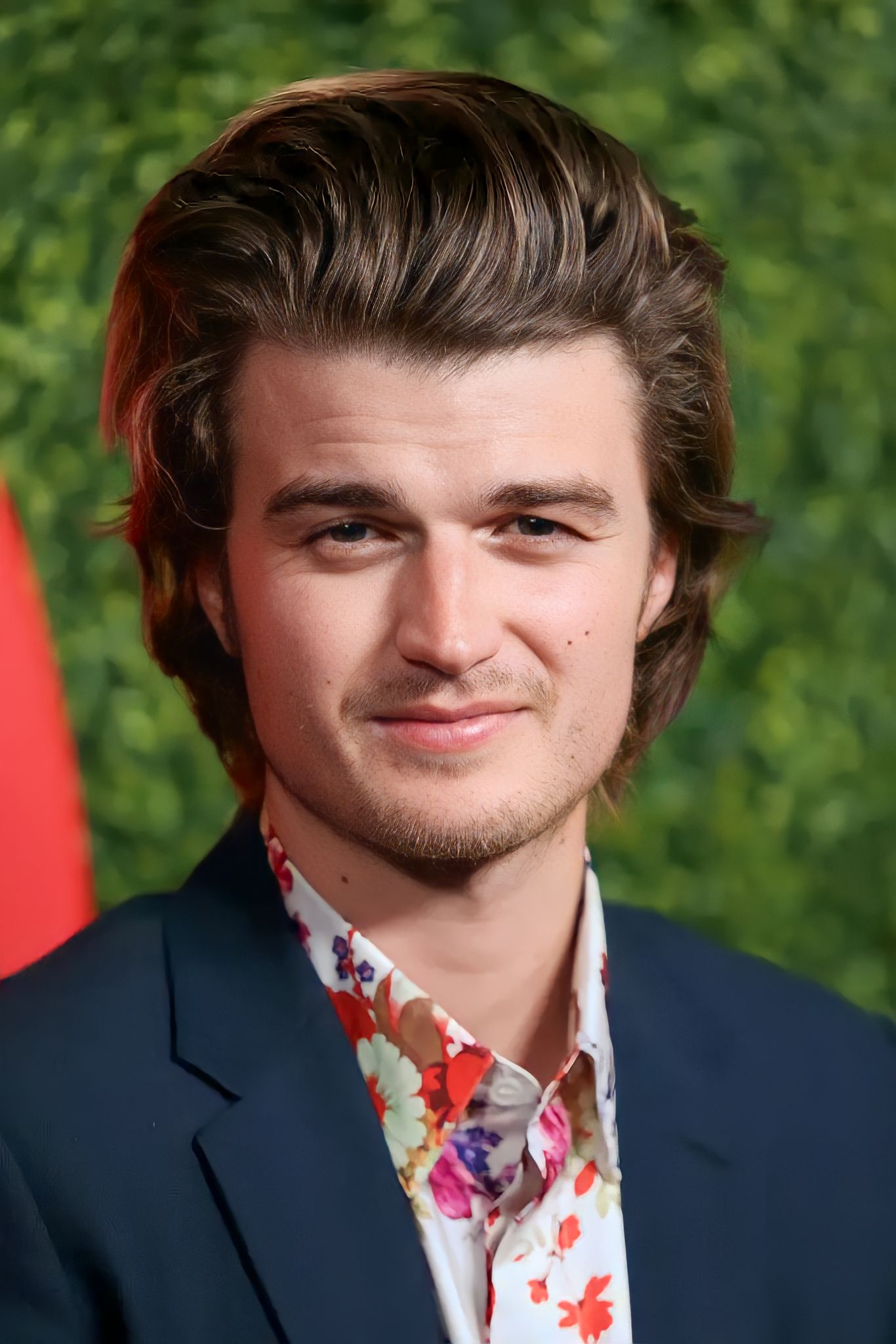 Джо Кири Joe Keery
