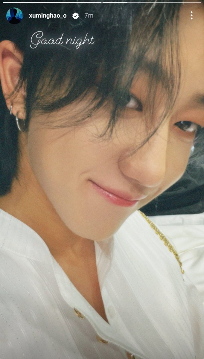 221127 Minghao Instagram Story Update
After he destroyed all of us today he decided to post this cute picture to make up for it
#SEVENTEEN #세븐틴 #THE8 #디에잇 #徐明浩 #MINGHAO