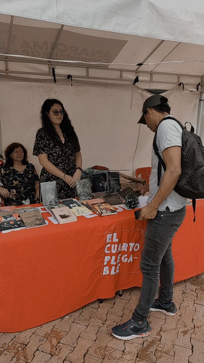 EditorialFoco's tweet photo. Ya comenzó nuestra muestra de #EditorialesIndependientes https://t.co/sIu78UHpQn