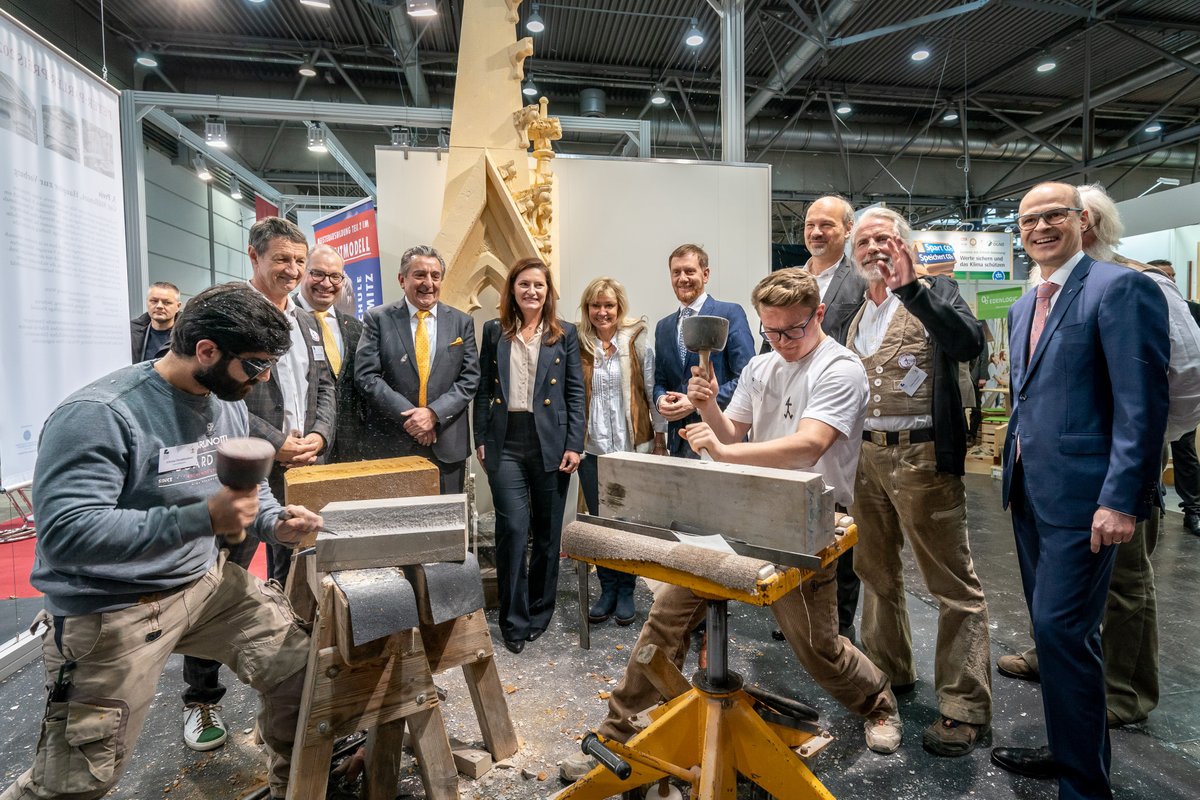 Leipziger Messe (@leipzigermesse) on Twitter photo Die denkmal und <a href="/MUTEC_Leipzig/">MUTEC_Leipzig</a> sind zur großen Freude aller Aussteller, Partner und Besucher sehr erfolgreich zurück: Die 14. Auflage der europäischen #Leitmesse denkmal & die MUTEC begrüßten 473 Aussteller aus 17 Ländern sowie insgesamt 12.800 Besucher - bit.ly/3EELx66 Die denkmal und <a href="/MUTEC_Leipzig/">MUTEC_Leipzig</a> sind zur großen Freude aller Aussteller, Partner und Besucher sehr erfolgreich zurück: Die 14. Auflage der europäischen #Leitmesse denkmal & die MUTEC begrüßten 473 Aussteller aus 17 Ländern sowie insgesamt 12.800 Besucher - bit.ly/3EELx66