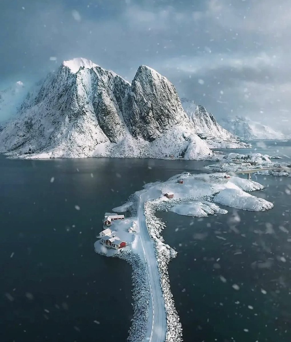 tome_global's tweet photo. Lofoten, Norway 🇳🇴 https://t.co/TZ7c5uShrH