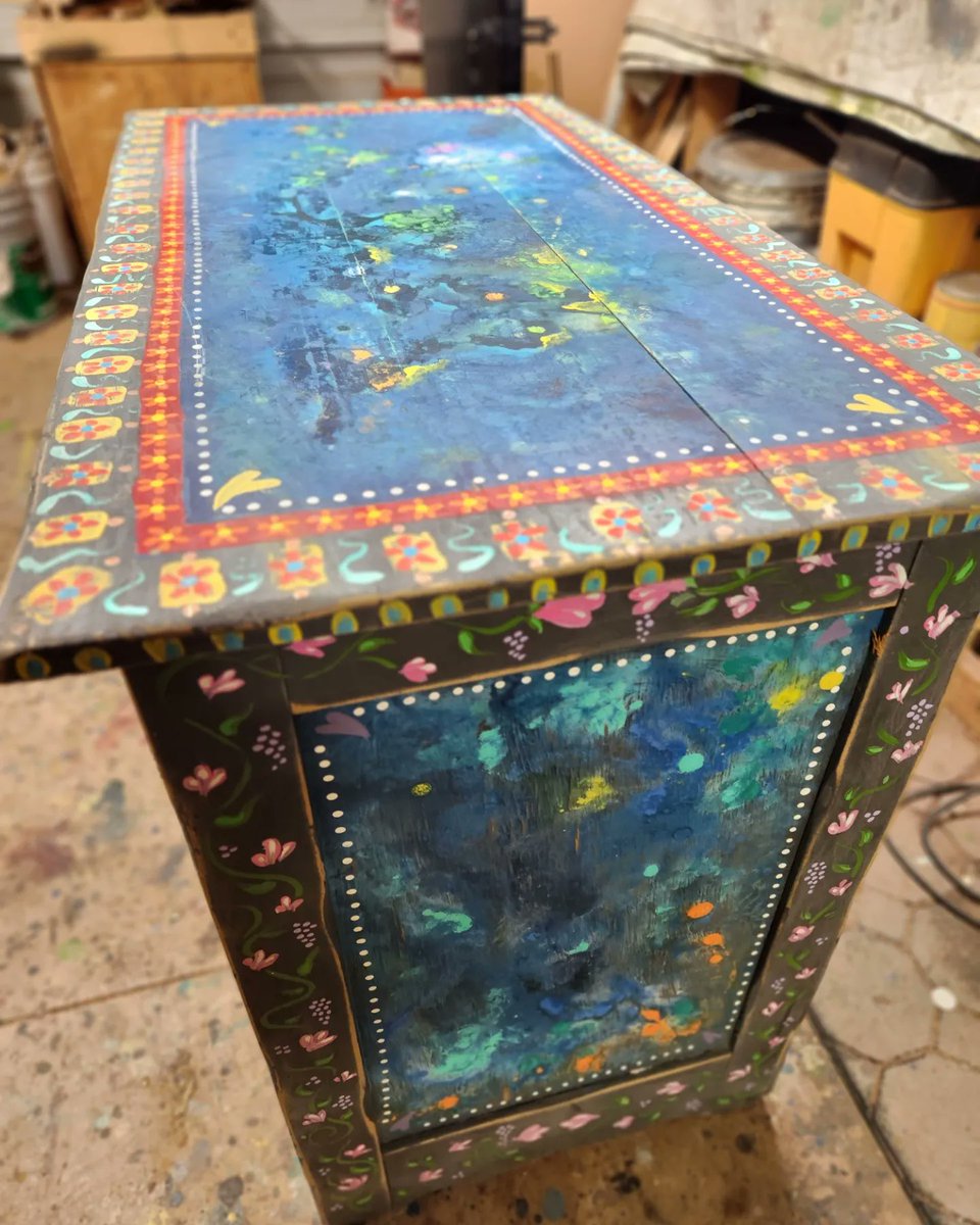 MikeDuranAuthor's tweet photo. Finishing up this rustic old table. Colorwash and Mexican folk art vibe. #artwork #colorwash #mexicanfolkart https://t.co/QyZfwtg0Pi