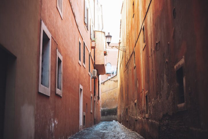 👩‍⚖️Edifici in aderenza di altezza diversa: non si applicano le distanze minime 👇

#WoltersKluwerItalia teknoring.com/news/sentenze/…