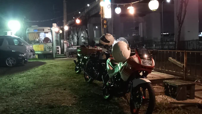 いい感じのバス居酒屋で再びメシ食べてきた 