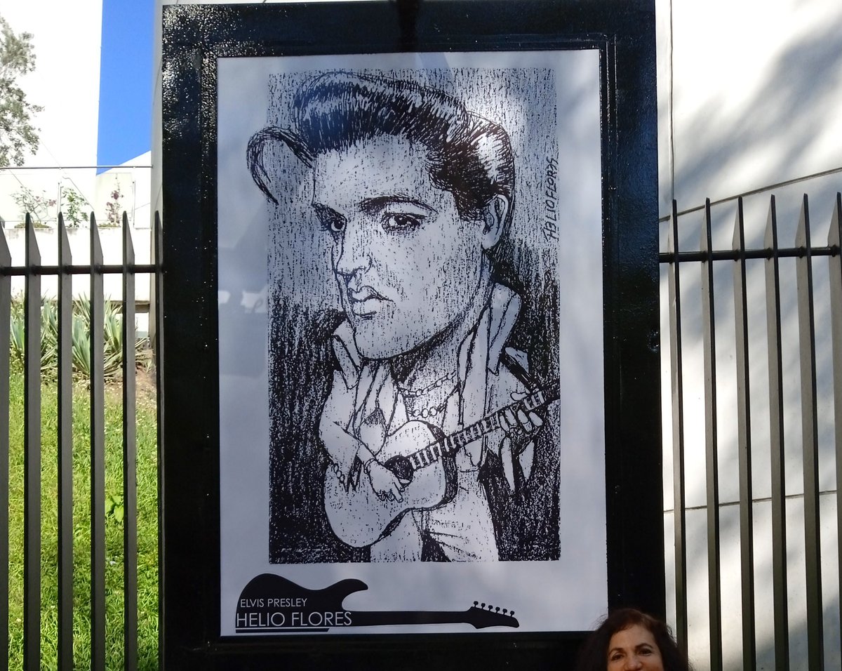 Genial exposición en las rejas del senado. <a href="/Helioflores_mex/">Helio Flores</a>