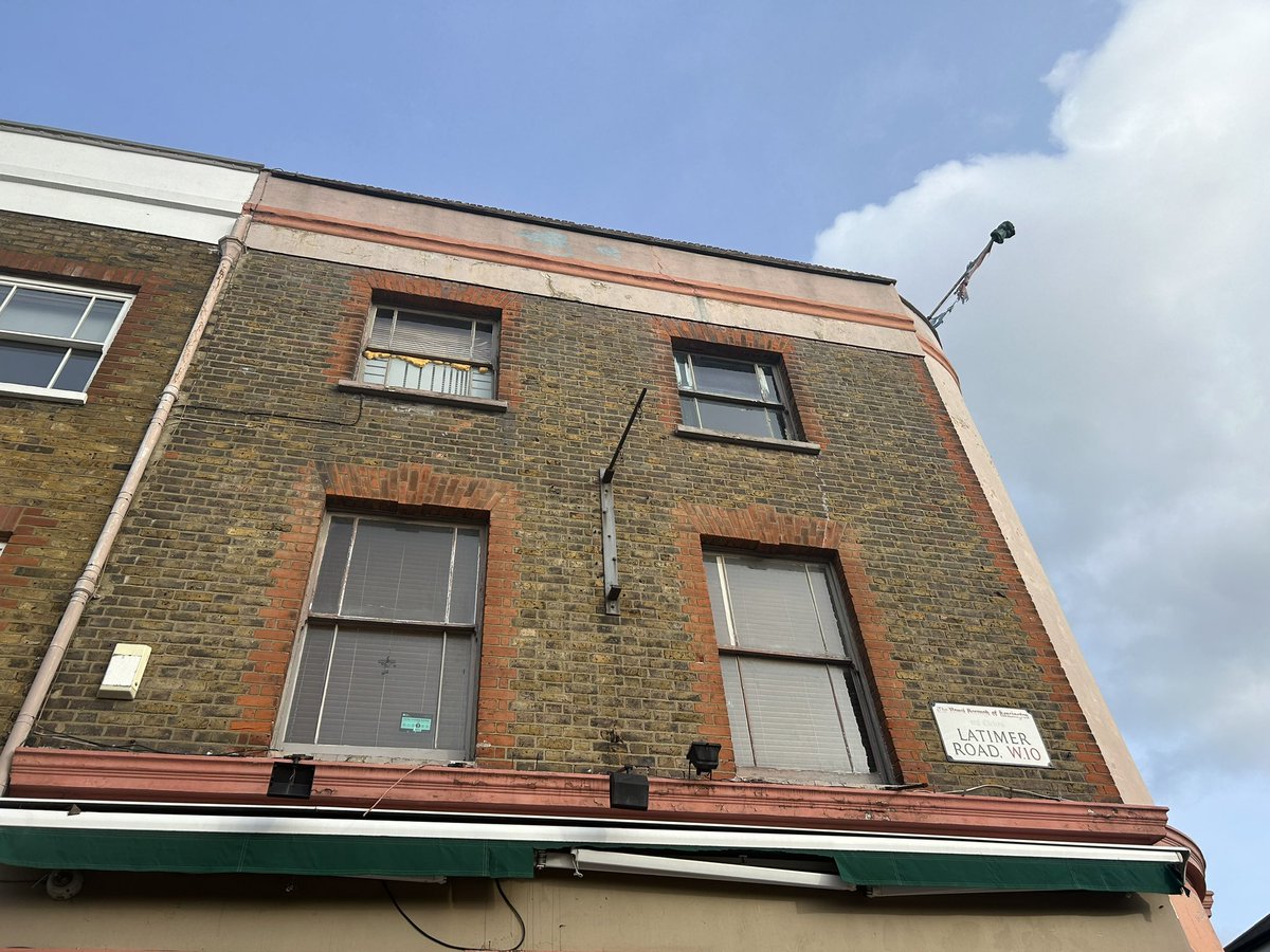 PubsSaving's tweet image. Ariadne’s Nectar Bar, 274 Latimer Road was forced to close by their landlords earlier this year. All pub signage now removed. Latimer Road once had 7 pubs &amp;amp; they are all gone. The pub was granted Asset of Community Value status in Oct 2019. #ACV #w10 #closedpubs