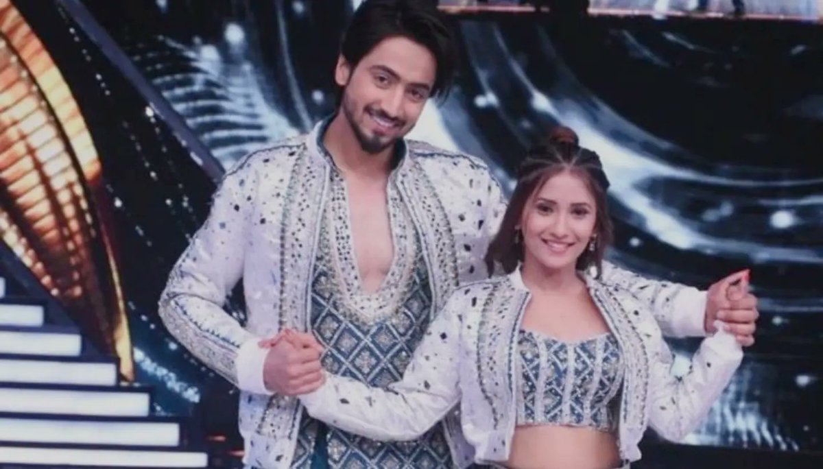FShifa07's tweet photo. 'Tumse milke dil ka  jo haal kya kahe '
This performance just killed he is a pro dancer... And his choreographer such a beautiful heart girls always support him encourage him... Thanks vaisu for giving us faisu as a professional dancer ❤
 FAISU RULED JHALAK #FaisalShaikh https://t.co/nlOsziRwUa