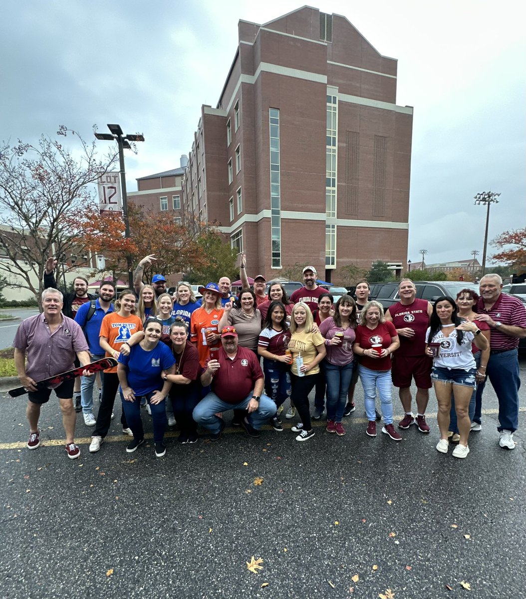FSUKXAZ's tweet photo. Epic game despite the bad defense. Amazing tailgate, sold out, night game, fireworks, crazy fans. Beating your rival is always fun! Gators suck! Go Noles! Great way to end the 2022 regular season! #FSU #Noles #GoNoles #FearTheSpear #FSUFootball #FSuvsUF #FSUvsFU #GatorsSuck https://t.co/Nia5zEUqo1