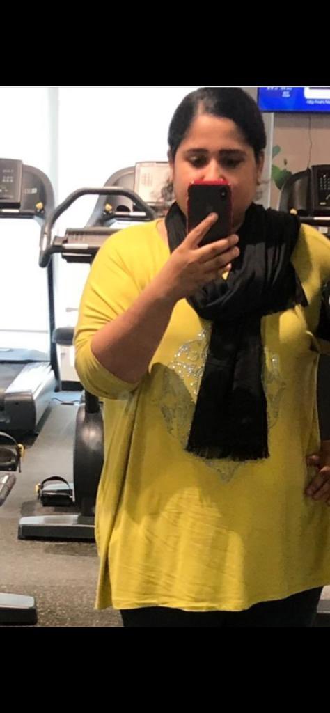 Sanahafesjee's tweet photo. Lost 40 kgs in a year 
1. Food-70% , work-out-30%
2. Consistency helps
3. Binge eating can be normal on some days
4. Formulating a motivational  plan is important

 #weightloss #health #fitness #weightlossjourney #healthtips #weightlosstransformation https://t.co/pleLVbFzlw