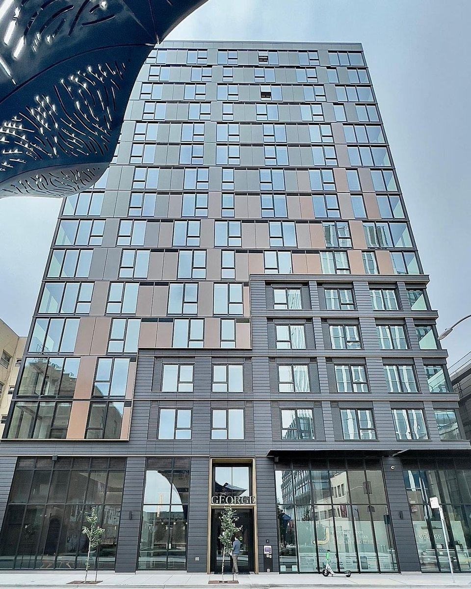 5M_SF's tweet photo. Thanks to @kaiser_sozae for this spectacular photo of @TheGeorgeSF at 5M. We particularly appreciate how the #WindBaffles frame the residential tower in this shot. Wait 'til you see the site at night. Intrigued? https://t.co/I023e16t0Q https://t.co/j8QZloQBeN