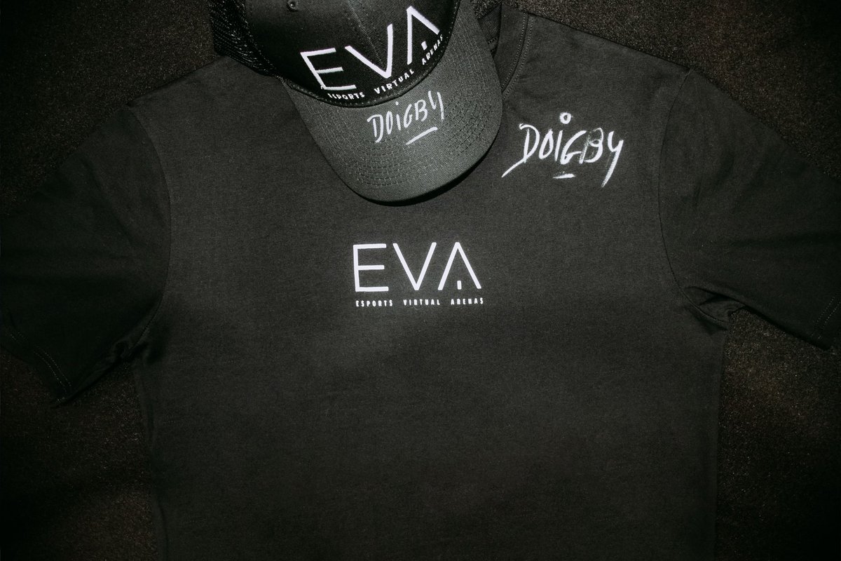 Il nous reste des cadeaux de la #PGW 🎁 Remportez une casquette et un t-shirt EVA dédicacés par notre cher @doigby ! Pour ça, il faut : - Follow @evagg_fr et @doigby - RT + Like ce tweet TÀS 02/12