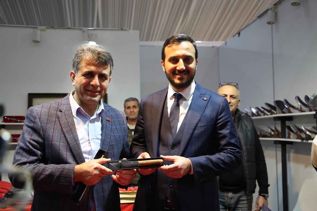 rustemtuysuz's tweet photo. Bağcılar Belediye Başkanımız @abdullahozdemir ile Yenikapı etkinlik alanında Sinop tanıtım günlerine katılım sağladık.

@NumanKurtulmus 
@erkankandemir 
@halisdalkilic 
@osmannnurika https://t.co/82tROVk8yR