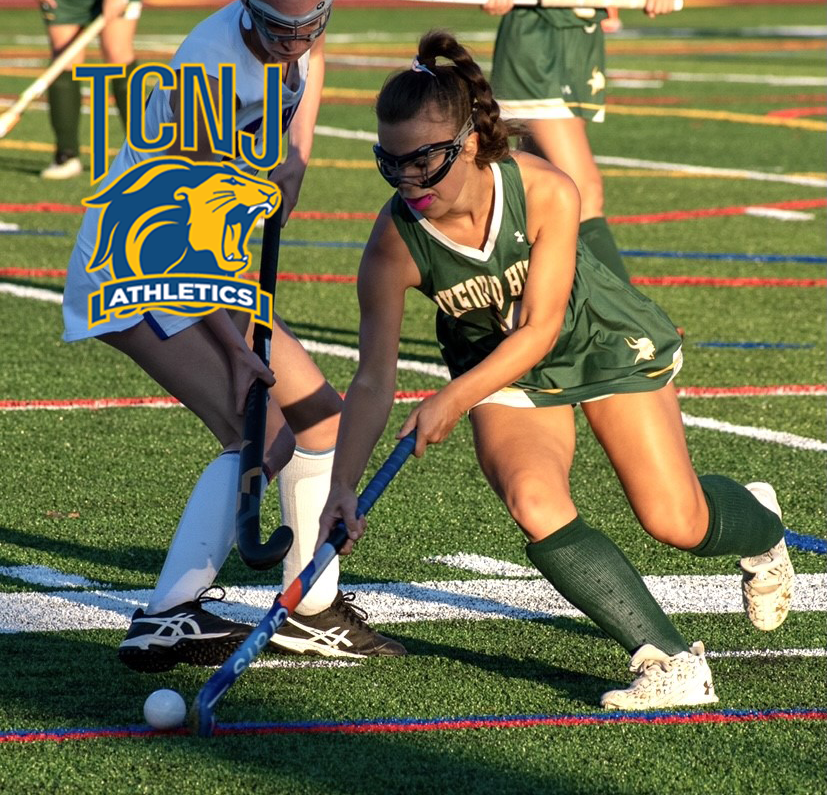 maxfieldhockey's tweet photo. 2023 Carlee-Mae Cash (ME/Oxford Hills Comprehensive/@MAINESTYXFH) commits to @TCNJFH! https://t.co/rnStVyh7d8