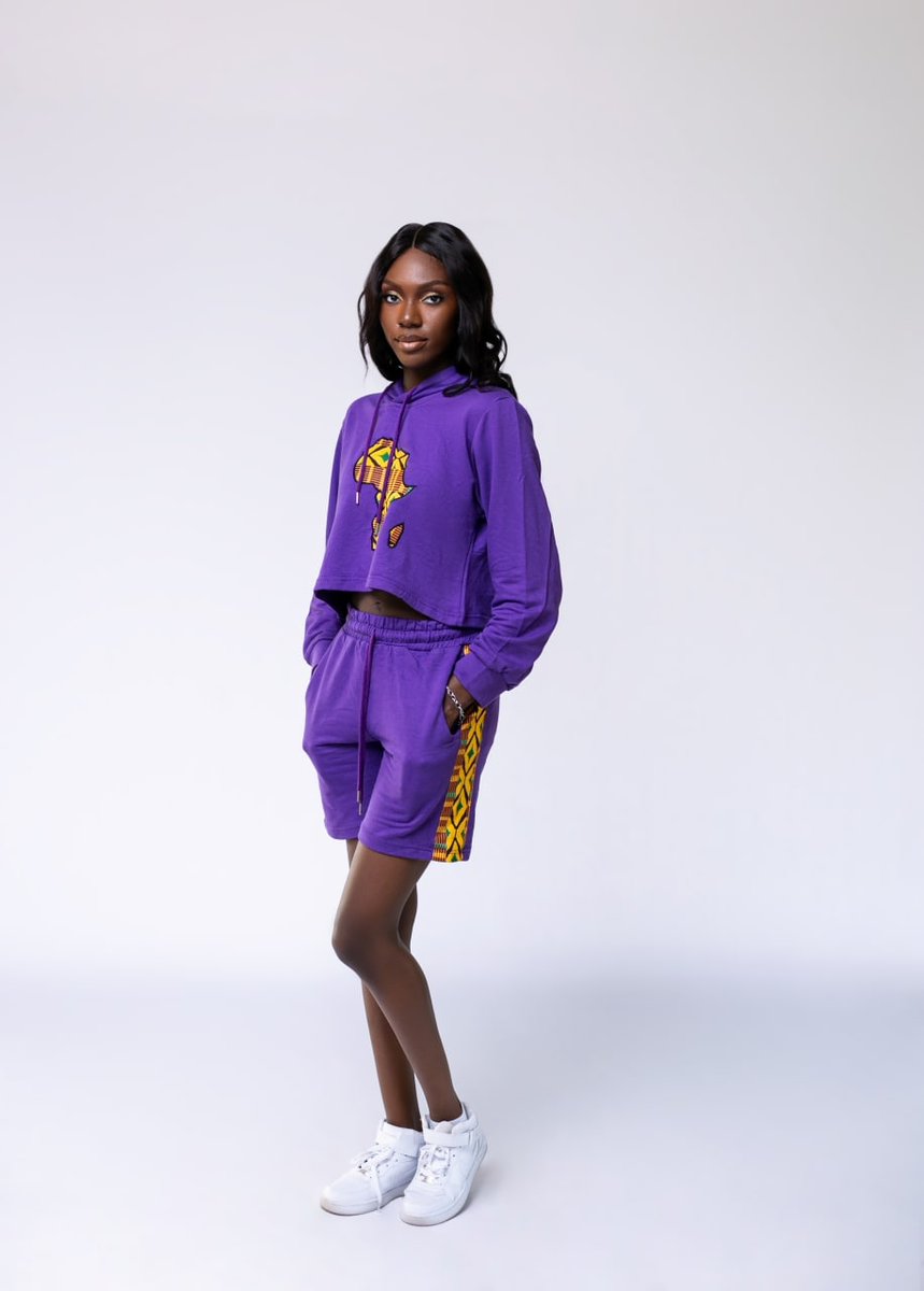 kosyline's tweet photo. It’s raining Black Friday deals 💃🏽💃🏽. Get amazing discounts when you shop on the website today !! 
Perfect time to start Christmas shopping 🔥. 
Get anything you shop for now delivered just in time for Christmas 🎄.
So off to the website @ https://t.co/sUdqyV6LoP https://t.co/WsGOHcxvyQ