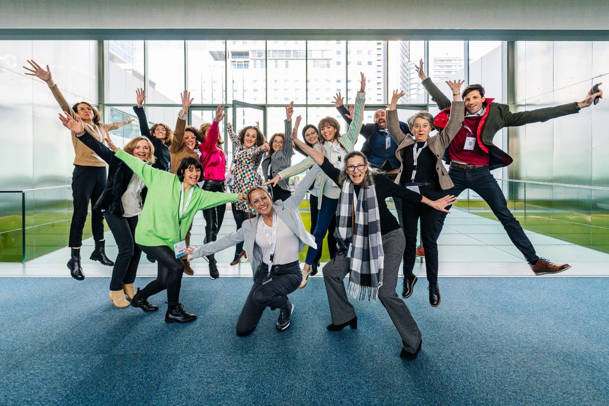 Así de contentos y de subidón estamos todo el comité de @67CongresoSEFH 

Deseando q este sentimiento sea compartido entre todos vosotros y q hayáis vivido intensamente #sefh22 y el #ReEncuentroSEFH

¡Gracias gracias gracias!