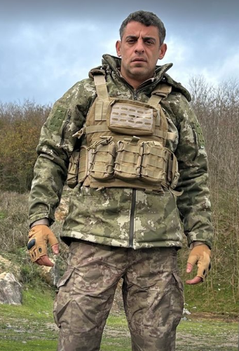 DaghanKulegecFP's tweet photo. Karşınızda Ercan Korkut ☺

Dokuz Oğuz yakında Fox Türkiye'de... 

@GoldYapim @FOXTurkiye https://t.co/vLUzoQFZ9j