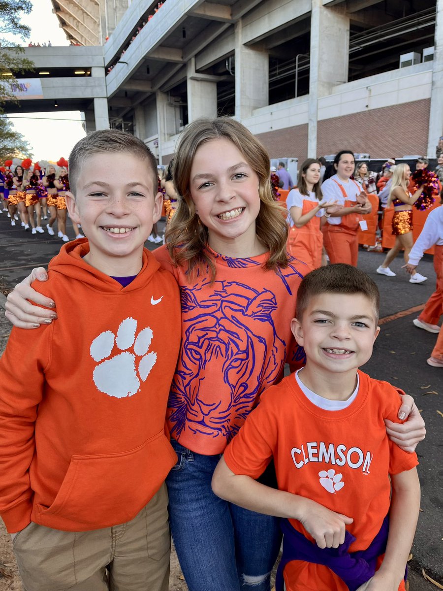 RyanEllenburg's tweet photo. Game day in Death Valley!  Go Tigers! #bestinthegame https://t.co/GCEzOQDxEF