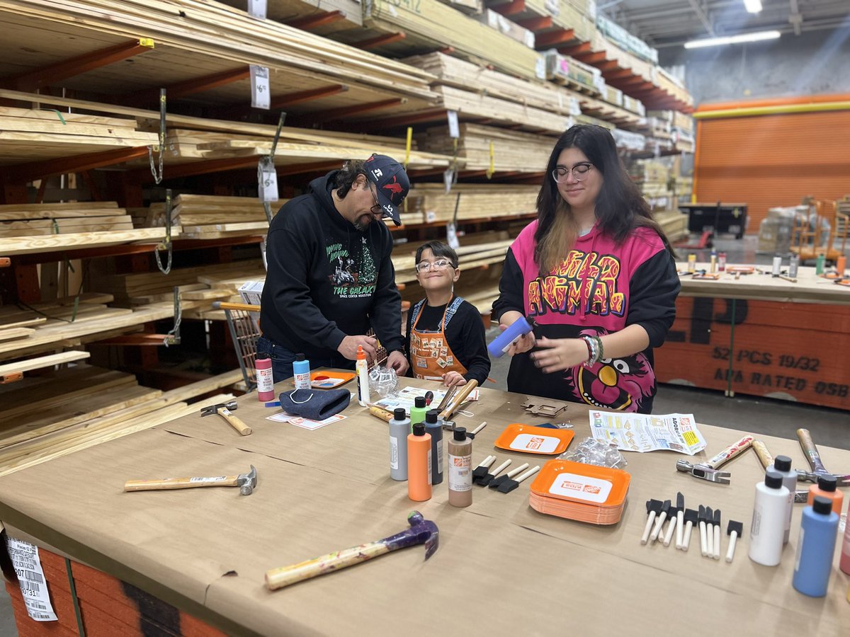 DeangeloBHD6838's tweet photo. Kids workshop Today at 6838 @lailoniroberts @Hd260Lynn @THDLuisC @Ade_THD https://t.co/sSaGIU0otW