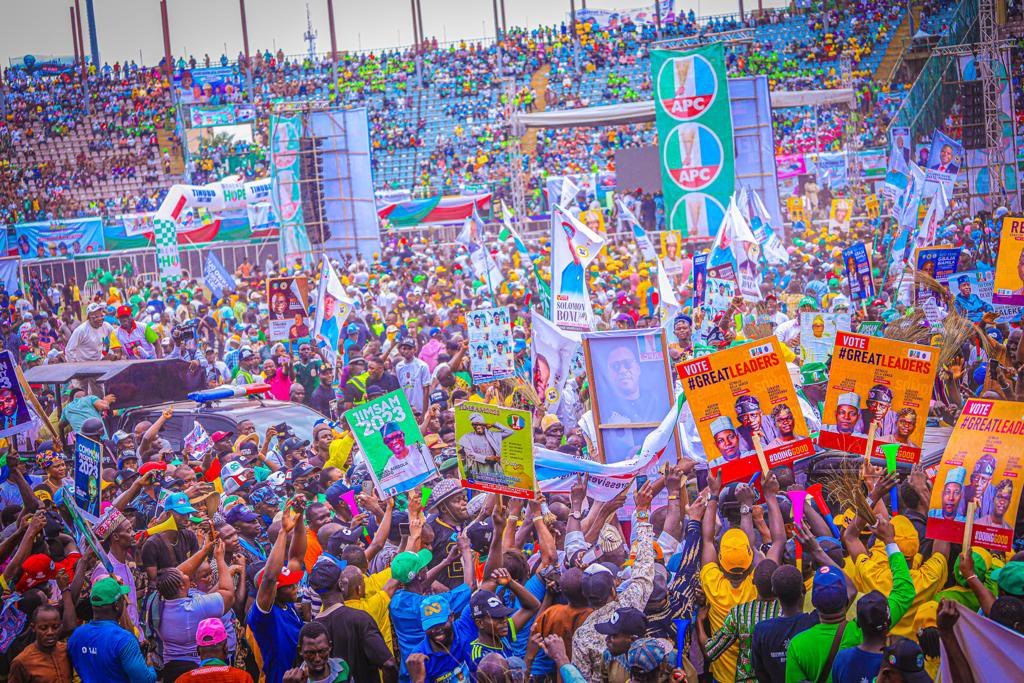 From the lens of the Official Photographer to Sen. Teslim Folarin, Oyo APC Guber Candidate.

Thank you Lagos State. Asiwaju Bola Ahmed Tinubu is the next President of FRN.
#BAT2023 #BATHomeComing