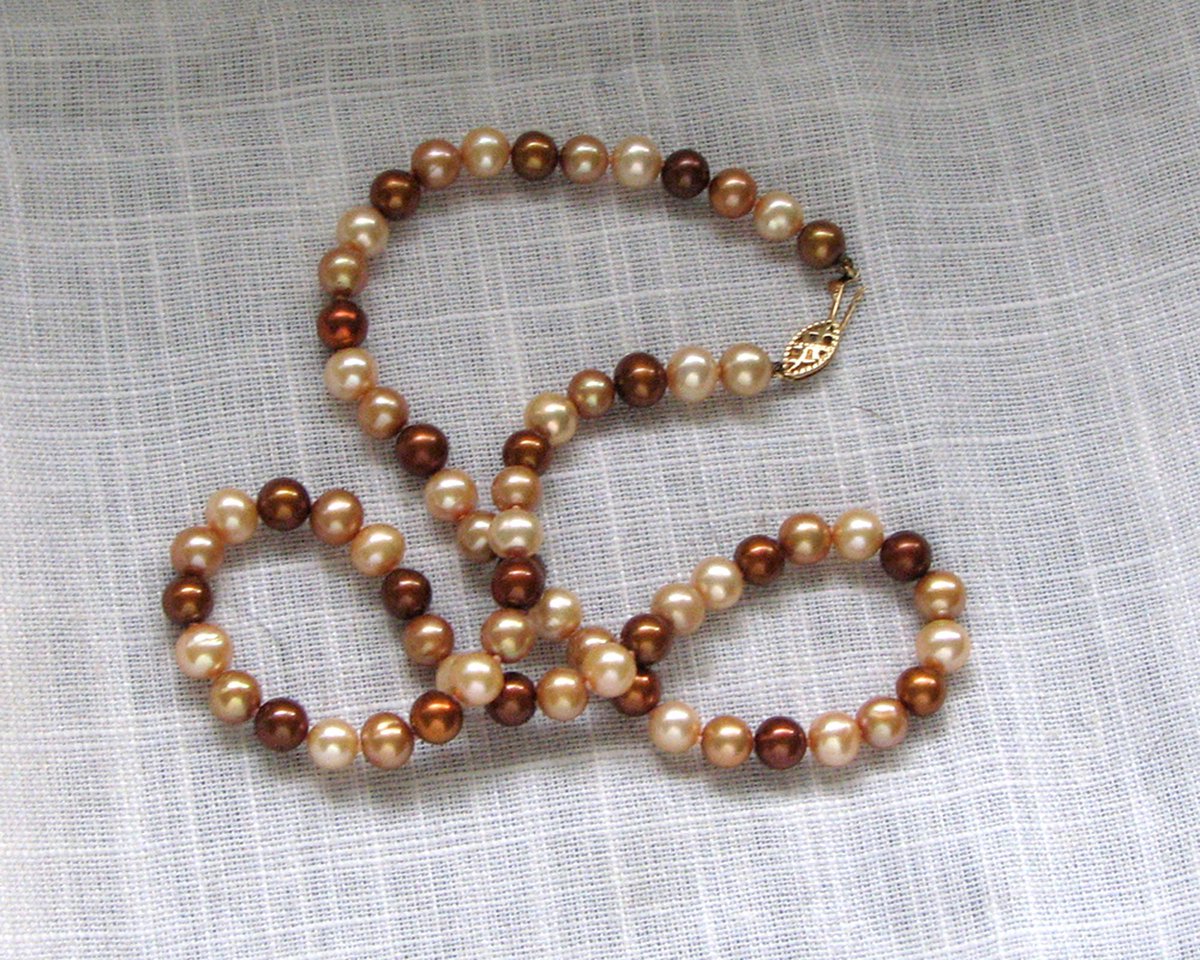 Bimba15Lisa's tweet photo. Excited to share the latest addition to my #etsy shop: Multi Color Pearl Necklace 18" Vintage, Pearl Necklace, Vintage Pearl Necklace, Pearl Jewelry https://t.co/oxguf9S8iR #bronze #anniversary #valentinesday #round #no #unisexadults #pearlshell #lobsterclaw #mullticol https://t.co/lsyPuJiPNh