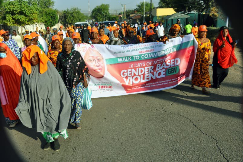 The Wife of the Governor of Adamawa State led a 5km walk advocating for Gender equality! ... Gender inequalities are a bane to societal growth, Development, and progress.
@UNFPANigeria 
@docdansal 

#16DOA2022
 #ENDGBV
 #UNITE
#YSMAAD