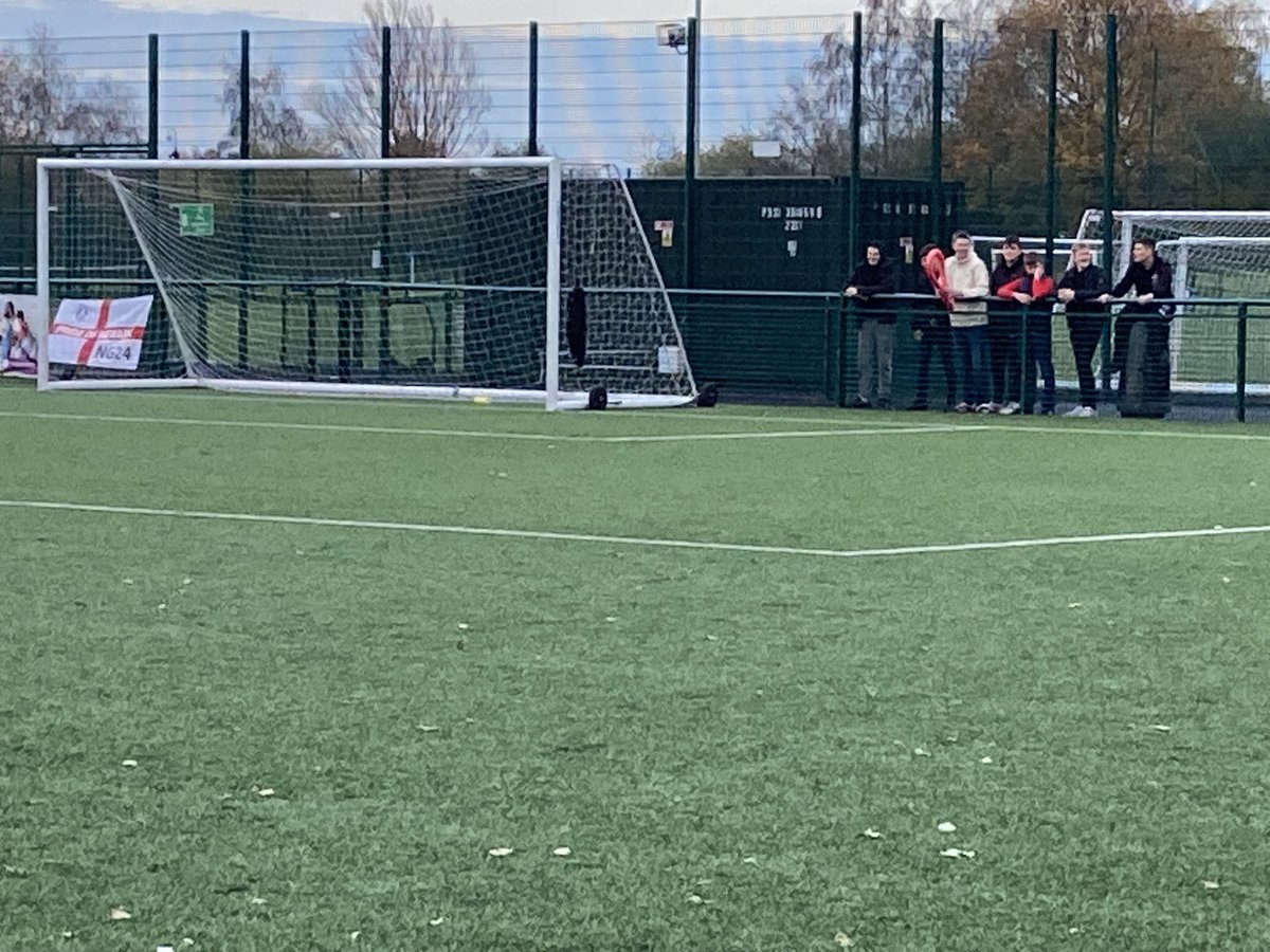 EmmaGroundGuide's tweet photo. A really entertaining game ends @NewarkTownFC 3-2 @RadfordFC64
Really enjoyed the back and forth between the Newark and Raddy ‘ultras’
#CastleDefended 😉
#nonleague #groundhopping https://t.co/csZCupj23a
