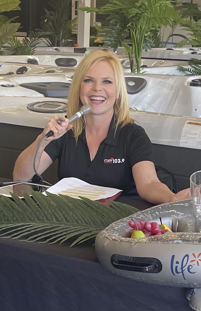 Tracie Gray 💙 tweet media