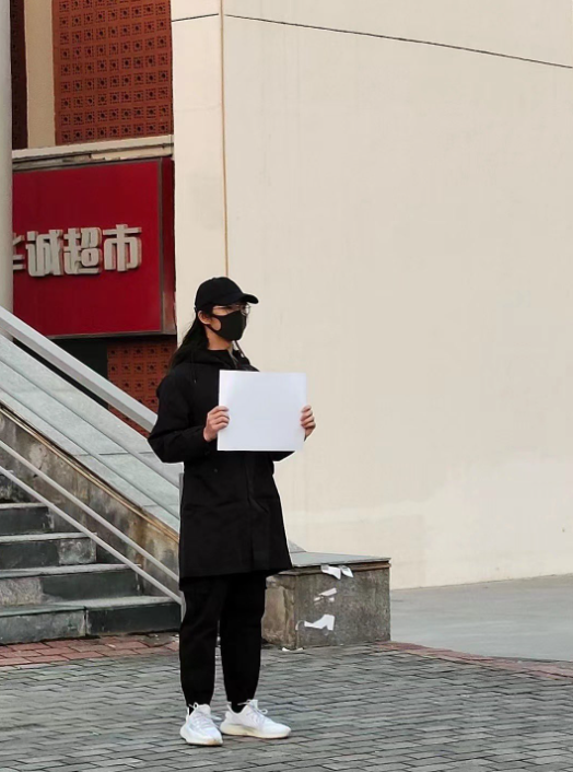 yingming555's tweet photo. 我个人向南传学院的同学表达最高敬意！ https://t.co/Hdpy9KPVJl