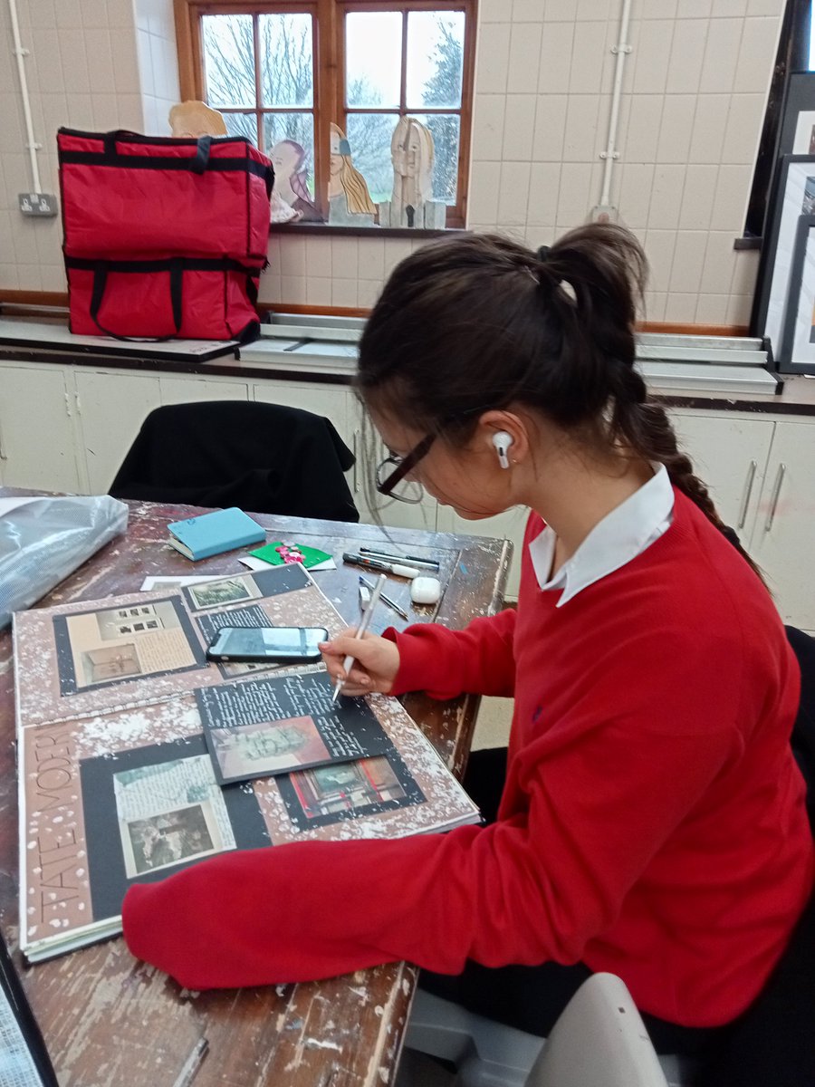 ArtSedbergh's tweet photo. Full and active studios on Saturday afternoons. #creativeafternoons https://t.co/JjOoRaMdq1