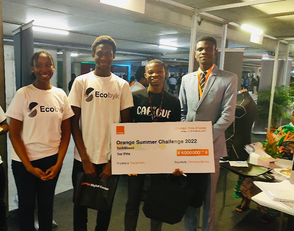 Kaizene_Conseil's tweet image. 🟠 [ Orange Summer Challenge ] 
C&apos;était le clap de fin pour cette 12e édition du #OSC2022 le 03 Nov au Village @CI_Orange.

🥇▶️Une opportunité pour apporter les solutions technologiques sur le : #Tech4Good &quot; La technologie au service du dev durable&quot; 
#kaizene #jeunesse