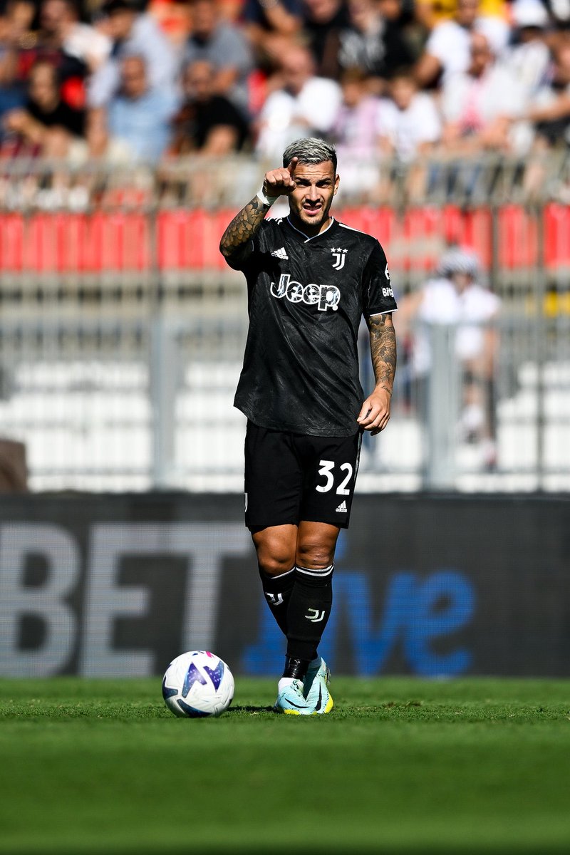 JuventusFC tweet media