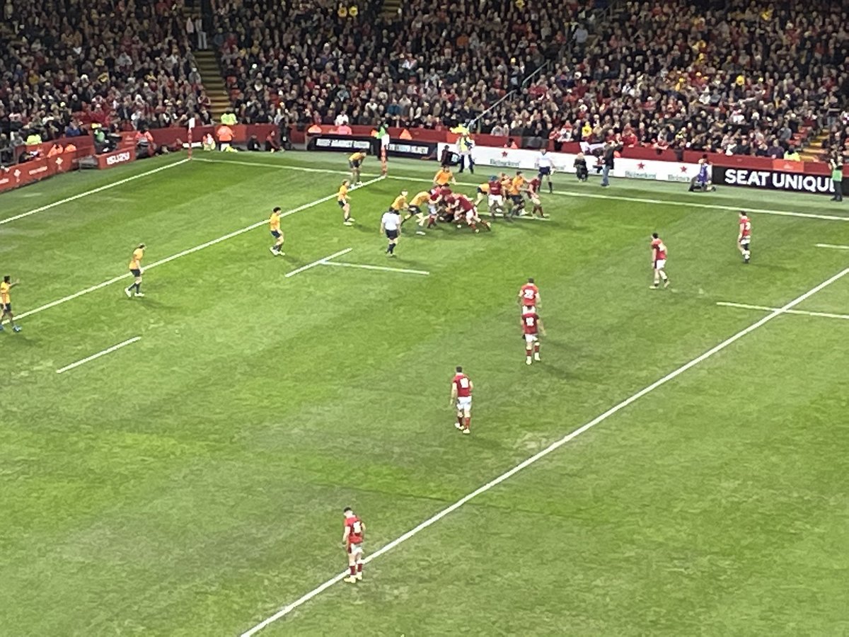 brynybrath's tweet image. Never seen a team bottle a 2nd half so much #WALvAUS #pivacout