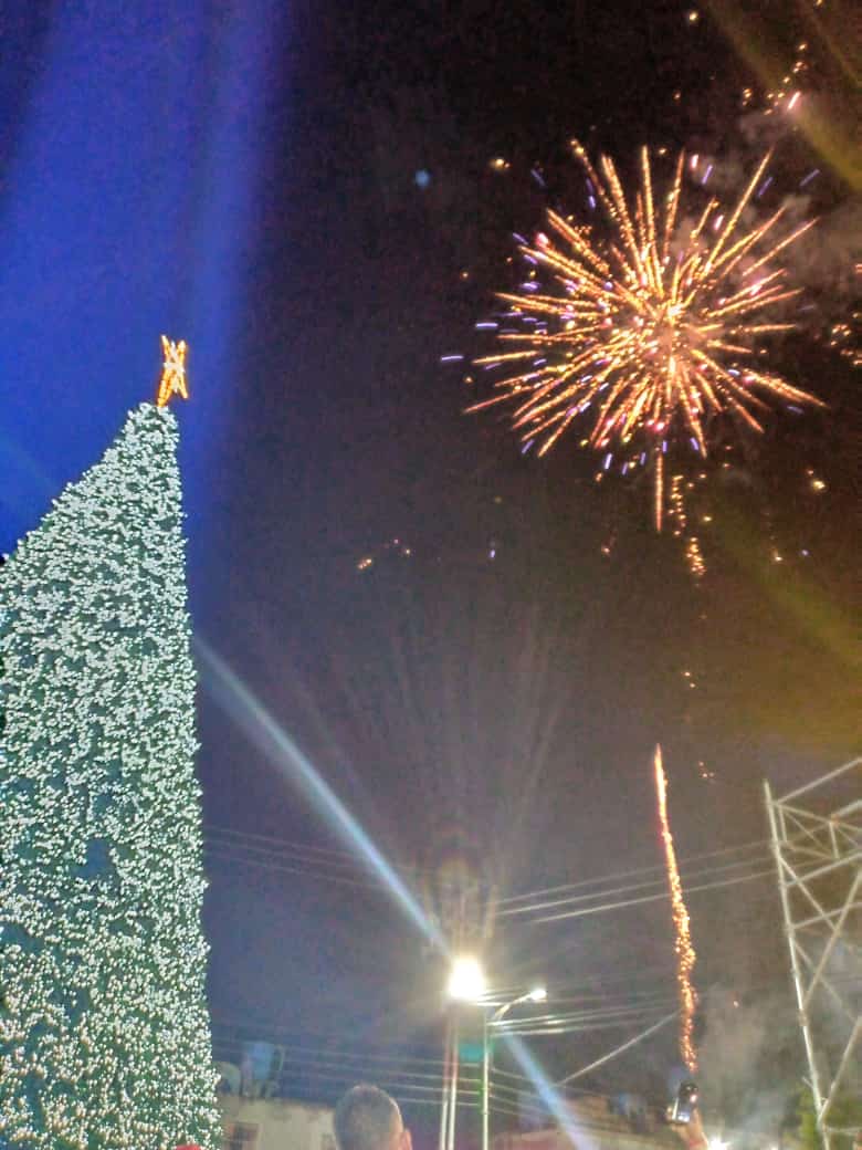 para que la entrada de La Victoria se viera así de hermosa.

Agradezco a nuestro Presidente <a href="/NicolasMaduro/">Nicolás Maduro</a> y nuestra querida Gobernadora <a href="/Soykarinacarpio/">Karina Carpio</a> por tener en sus corazones al pueblo de Ribas.

#PazDialogoYUnion