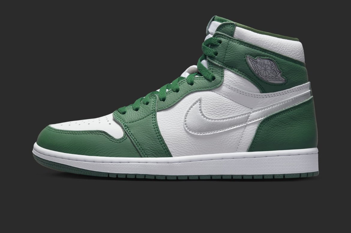 Nike Air Jordan 1 
Gorge Green
Size 9.5 U.K. 
£220 Inc postage 

Brand New and they look amazing! 💚🖤

#Nike
#AirJordan