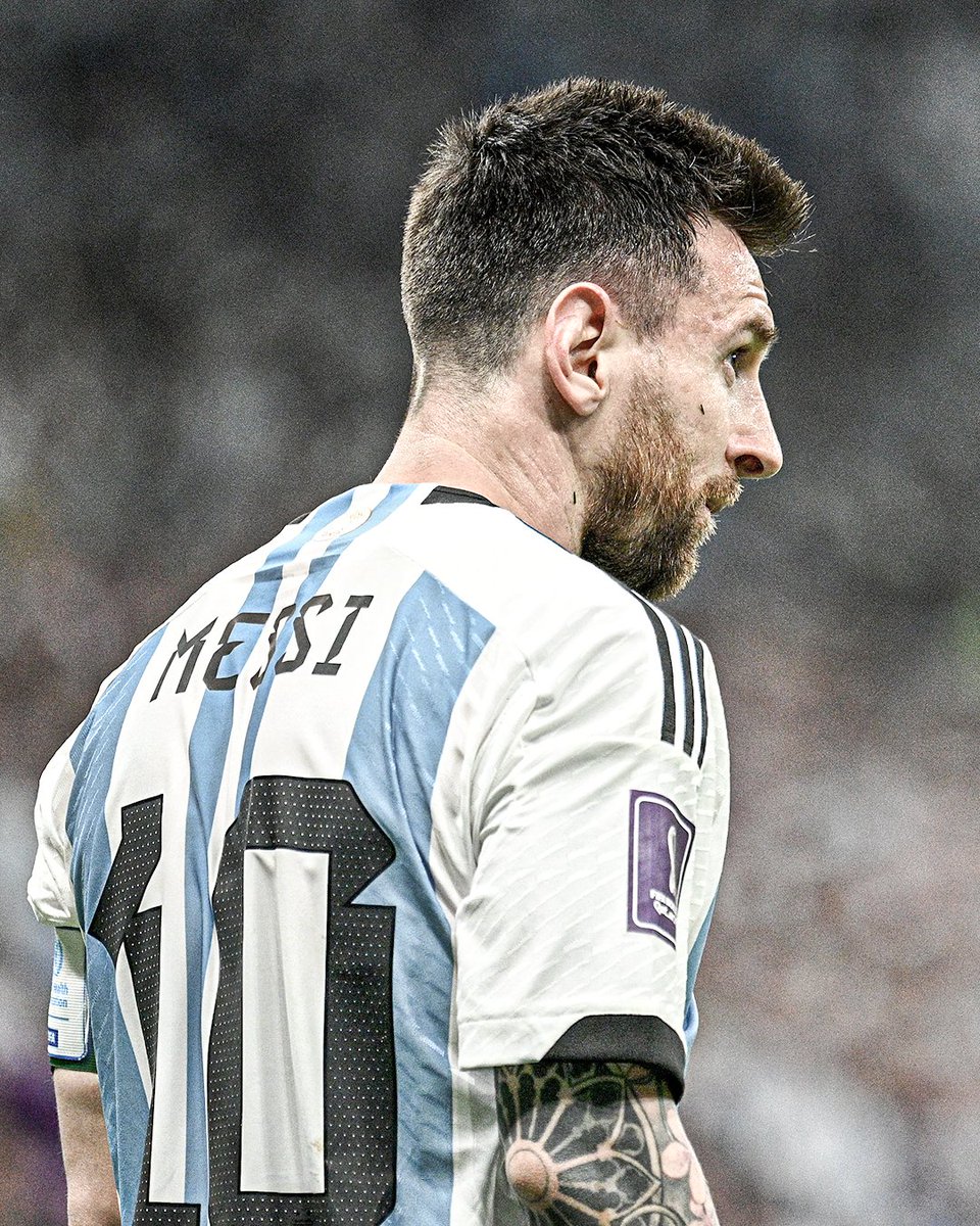 Footballtweet's tweet photo. 🎙️ Gary Neville: "Players aren't fearful of Lionel Messi anymore. They are taking the ball off him easily."

#ARG | #FIFAWorldCup https://t.co/YkqJ6v9gey