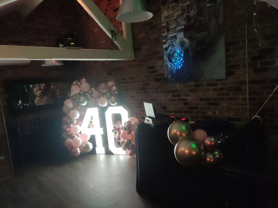 FunkyFeetDJ's tweet photo. It's Rachel's 40th. 
80s, 90s and 00s themed party. I'm too young to remember any of it.
#robkatesdj https://t.co/isUDMF7E3V