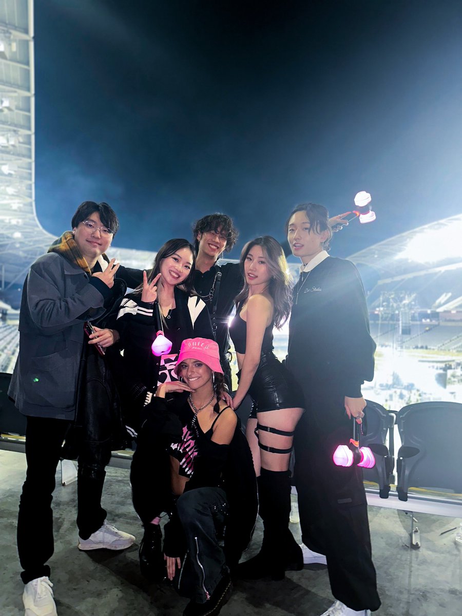 tell me who ur black pink bias is 🖤💗