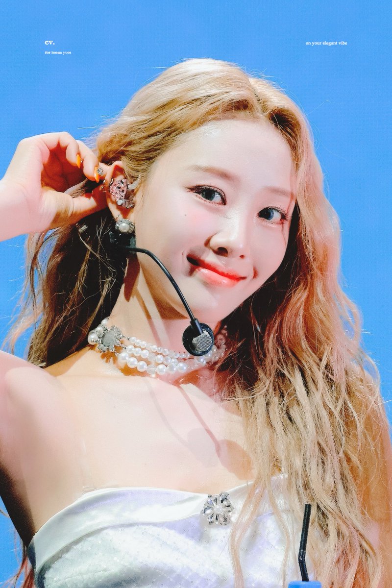 ev_524's tweet photo. 2022 데뷔 5주년 축하해 항상 수영이에게 행운이 함께하길🍀
#이달의소녀 #LOONA #이브 #YVES https://t.co/ZATfbXDcsz