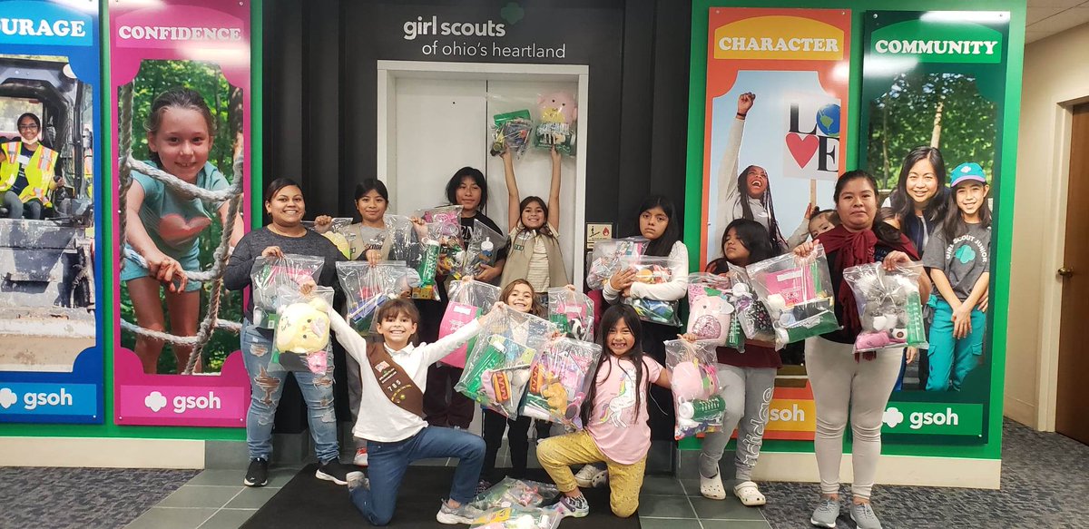 GirlScoutsOH's tweet photo. This Saturday, we're spotlighting the Latina Girl Scouts' Community Service Project for the Holidays. They did a toy, school & hygiene supplies drive for@OCC_shoeboxes ! The girls donated 24 bags full of items!
#LatinaGirlScouts #GSOH #GirlScoutsGive #GirlScoutProject https://t.co/Oczw65jtCG